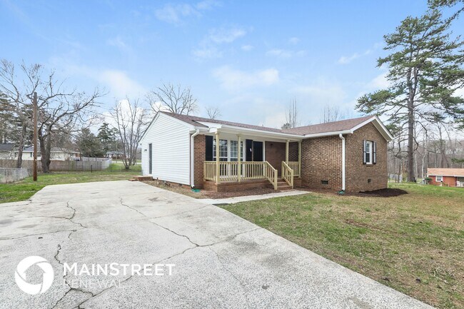 Foto del edificio - 319 Cedarwood Ln