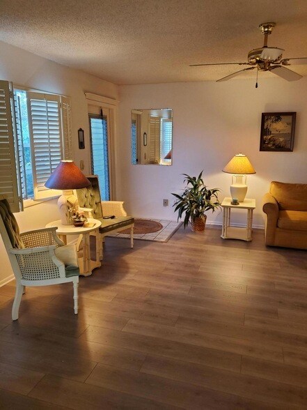 Foto del edificio - 1225 NW 21st St