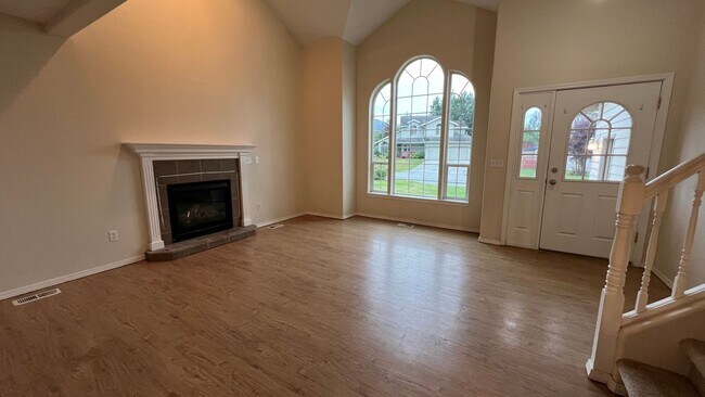 Photo - A spacious (4) Bedroom, (2.5) Bathroom hom... House