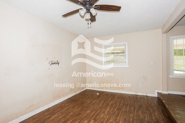 Foto del edificio - 2430 Golden Camp Rd