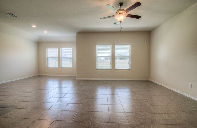 Foto principal - 3 Bedroom, 2 Bath Home in Pflugerville