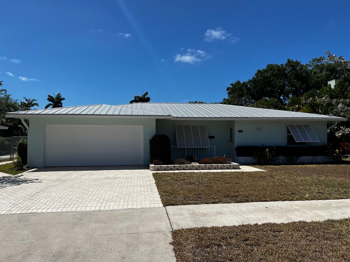 916 Evergreen Dr, North Palm Beach, FL 33408 House for Rent in North Palm Beach, FL