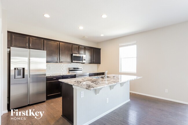 Building Photo - 6433 N Ensenada Ct