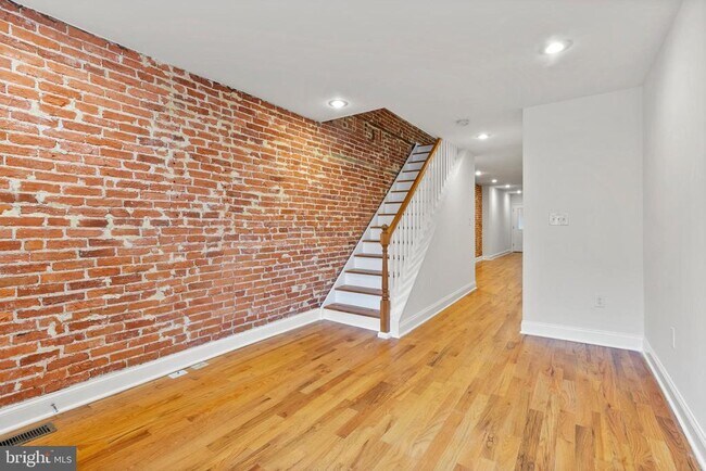 Foto del edificio - 1817 Light St