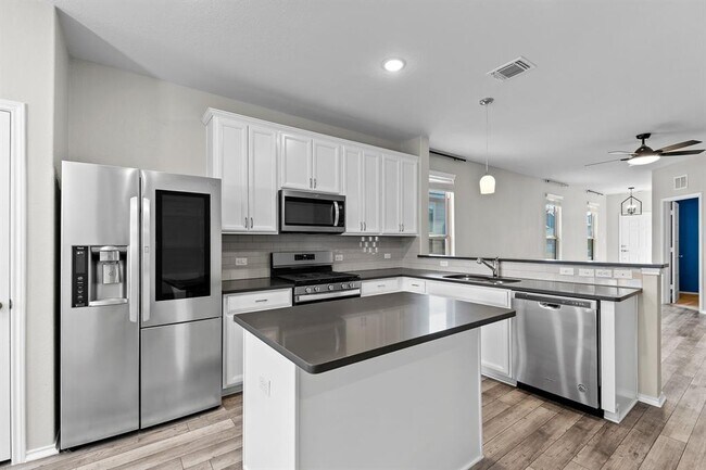 Foto del edificio - 129 Bracken Fern Ln