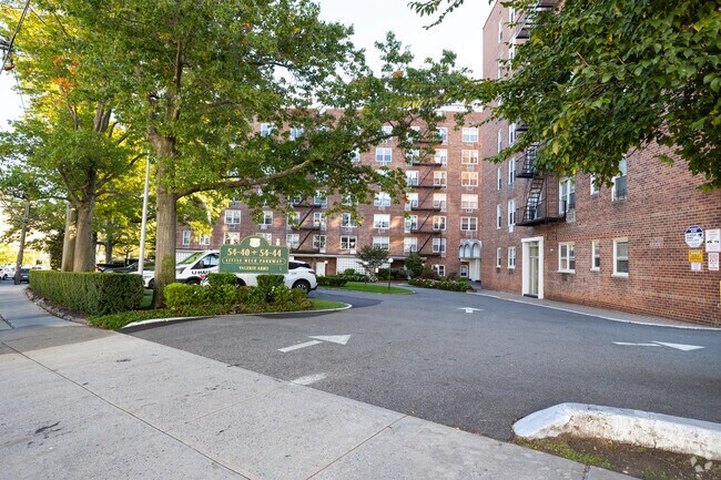 Foto del edificio - Valerie Arms Apartment