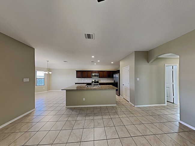 Building Photo - 539 Clearlake Dr