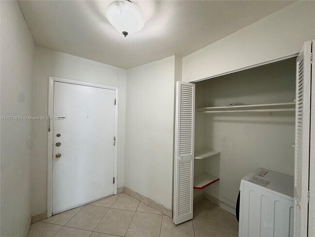 Foto del edificio - 1075 93rd St