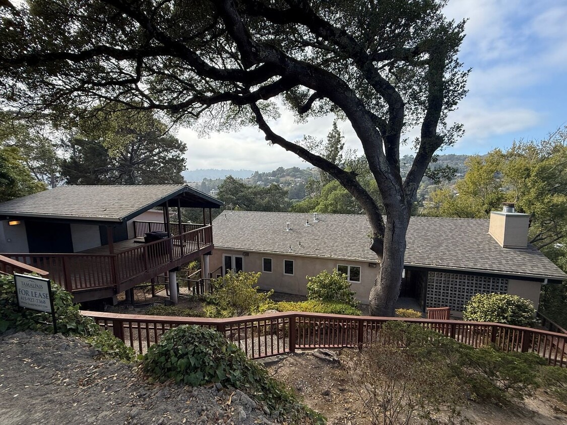 STUNNING THREE BEDROOM TWO BATH MODERNIST ... - STUNNING THREE BEDROOM TWO BATH MODERNIST ...