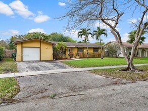 Building Photo - 5009 SW 104th Ave