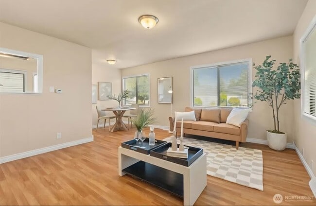 Habitación delantera - 3734 S Ainsworth Ave