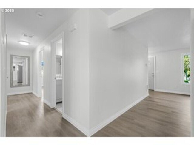 Foto del edificio - Beautifully Remodeled 3 Bedroom Home with ...