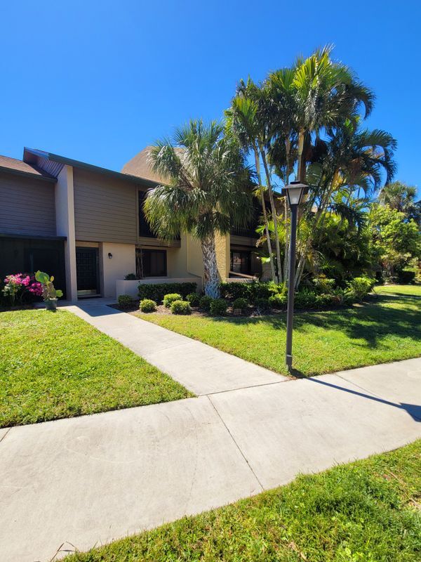 Foto principal - 896 Sunridge Dr
