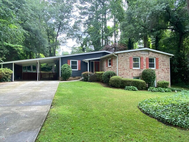 Building Photo - 2625 Sunny Ln SE