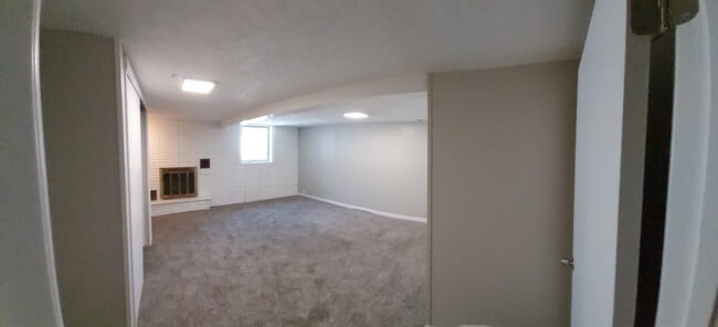 Building Photo - 3344 S Oakwood St