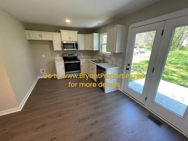 Foto del edificio - 105 20th Ave W - Spriningfield, TN 37172