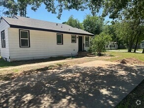 Building Photo - 4520 N Hamilton Dr