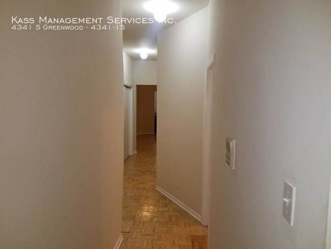 Foto del edificio - 4341 S Greenwood Ave