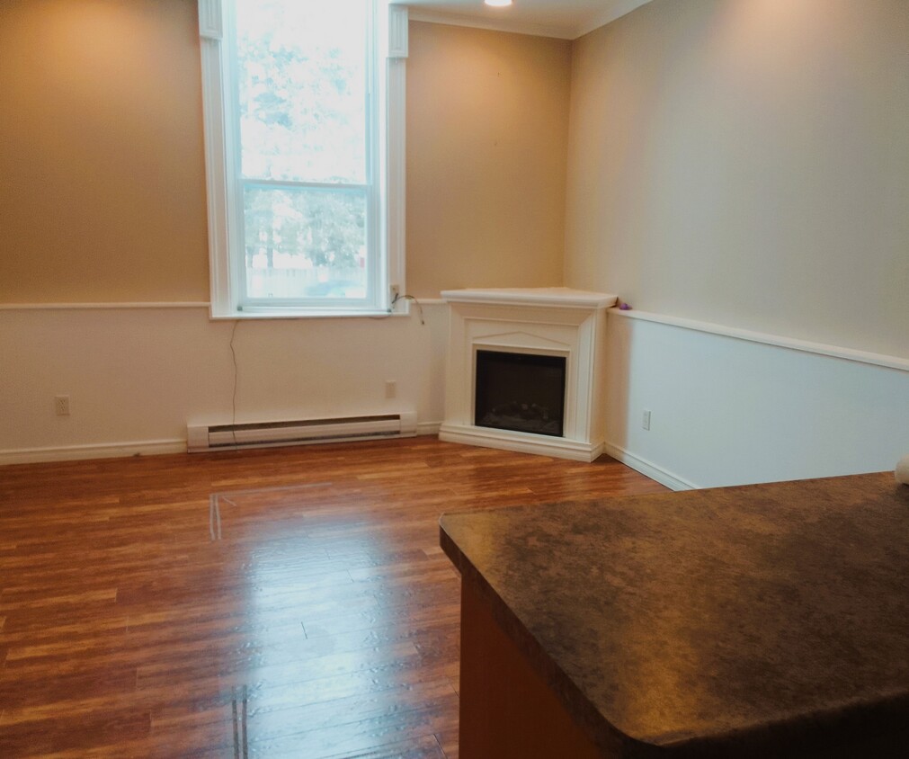 Primary Photo - 35-35 King St E
