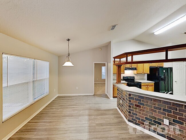 Building Photo - 14086 Amero Ln