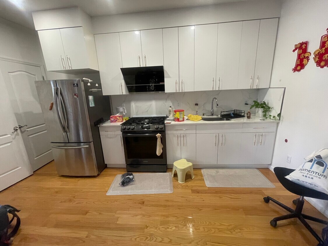 Foto principal - 66 Bay 31st St