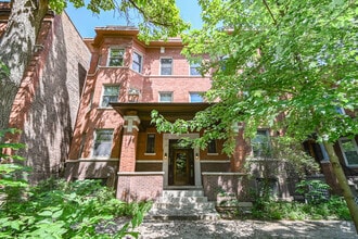 Building Photo - 5955 N Lakewood Ave