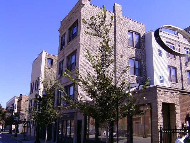 Building Photo - 1321 W Taylor St