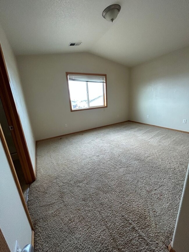 Building Photo - Reduced Rent – Now Offering New Lower Rate!