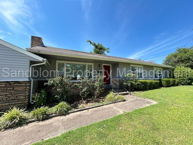 Foto del edificio - FOR LEASE | Midtown Tulsa | Available Now!