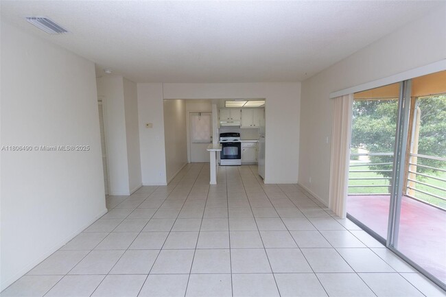 Building Photo - 8900 NW 38th Dr