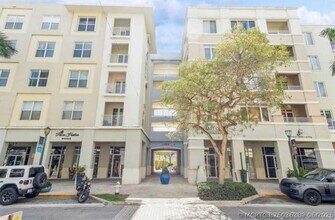 Building Photo - 1200 Town Center Dr