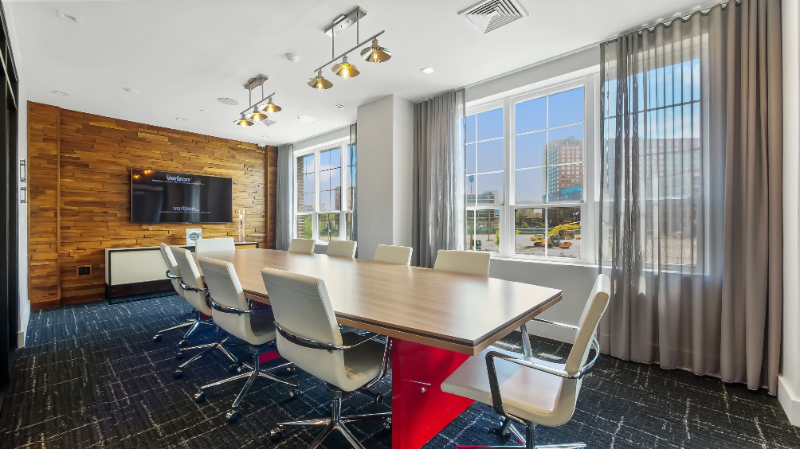 Foto principal - 675 Monmouth St
