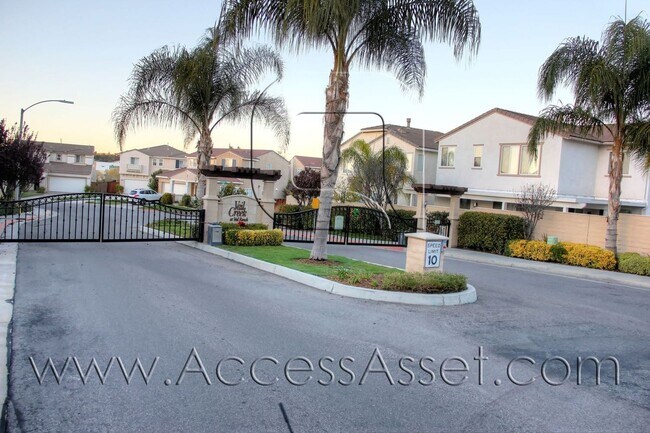 Foto del edificio - Spacious 3-Bedroom Temecula Home with Loft & Two-Car Garage