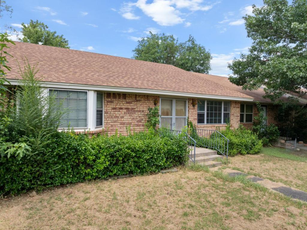 Foto principal - 1425 N Stoneridge Manor