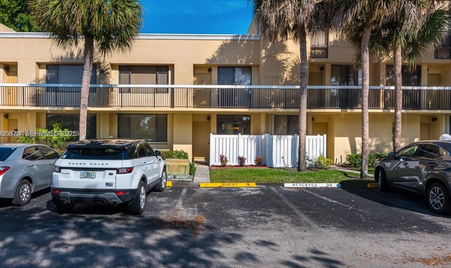 Building Photo - 2931 SW 87th Ter