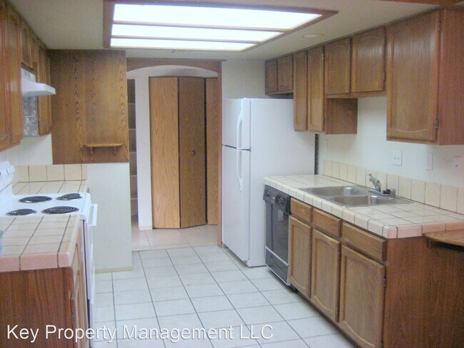 Building Photo - 2 br, 2 bath House - 4160 Gannet Cir #339