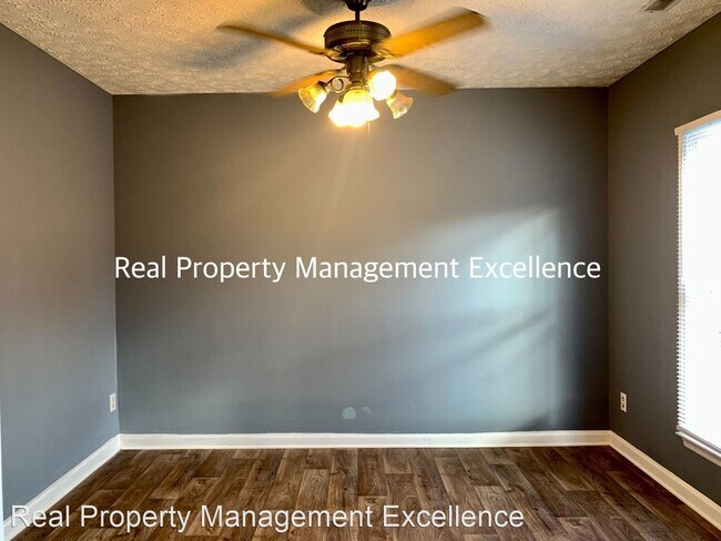 Foto del edificio - 3 br, 2.5 bath House - 8256 McGuire Dr