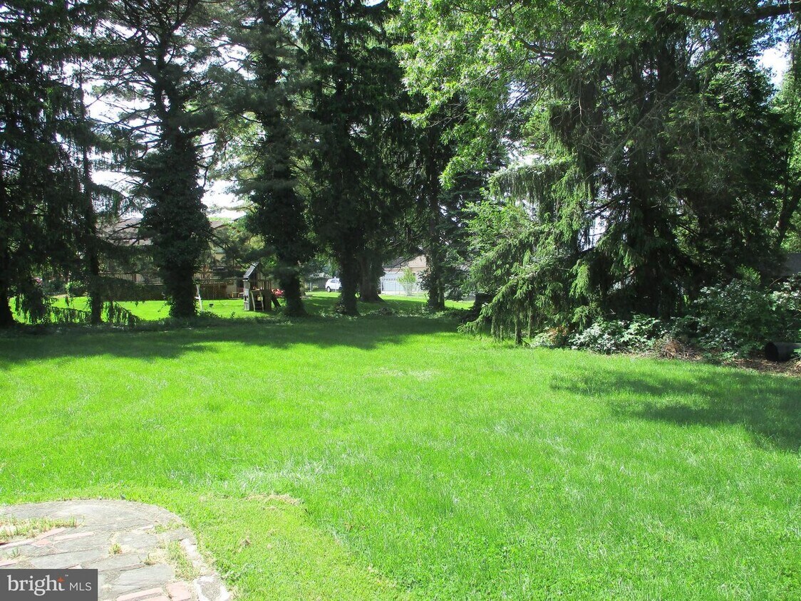 Primary Photo - 52 Paisley Rd
