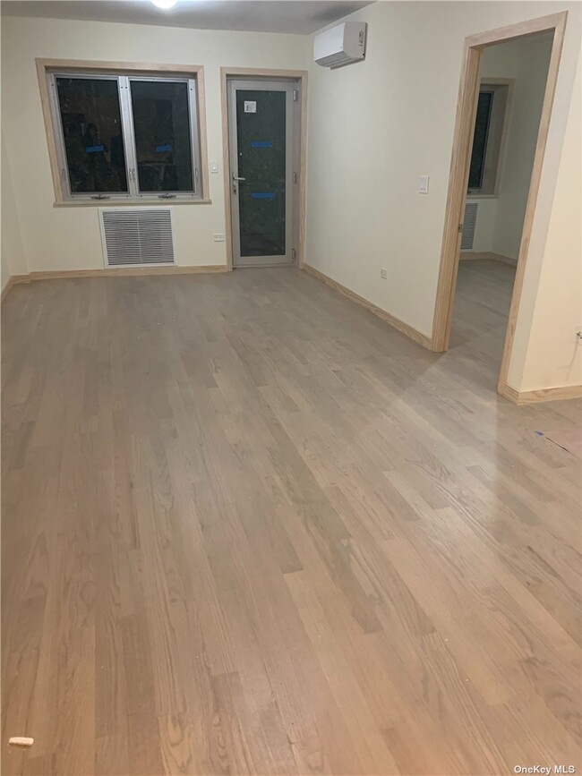 Foto del edificio - 87-12-87-58 58th Ave