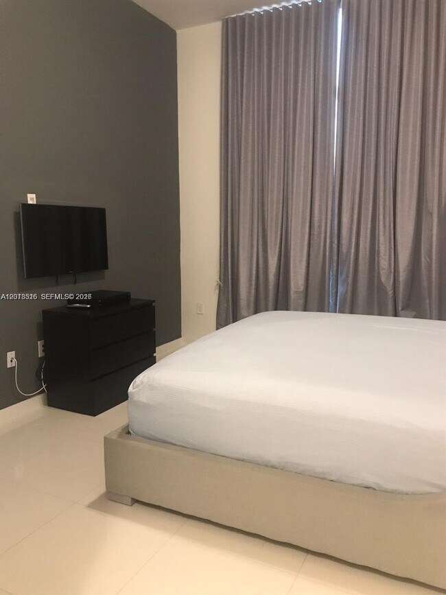 Foto del edificio - 7751 NW 107th Ave