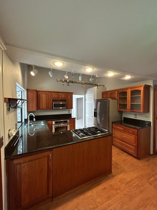 Foto del edificio - Charming Bellevue Home With Flexible Lease...