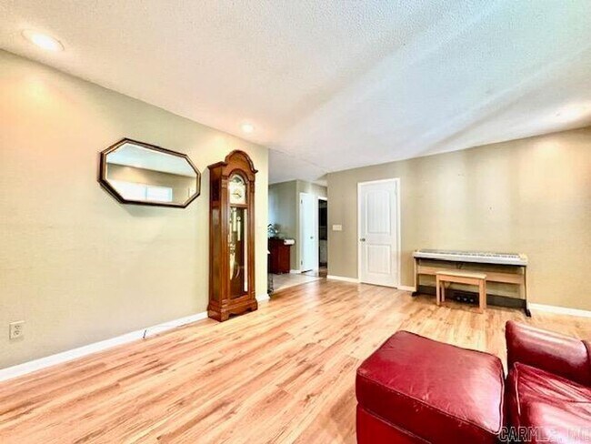 Foto del edificio - 2 Bedroom/2 Bathroom Home • Mountain View