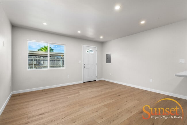 Building Photo - 4630 Altadena Ave.
