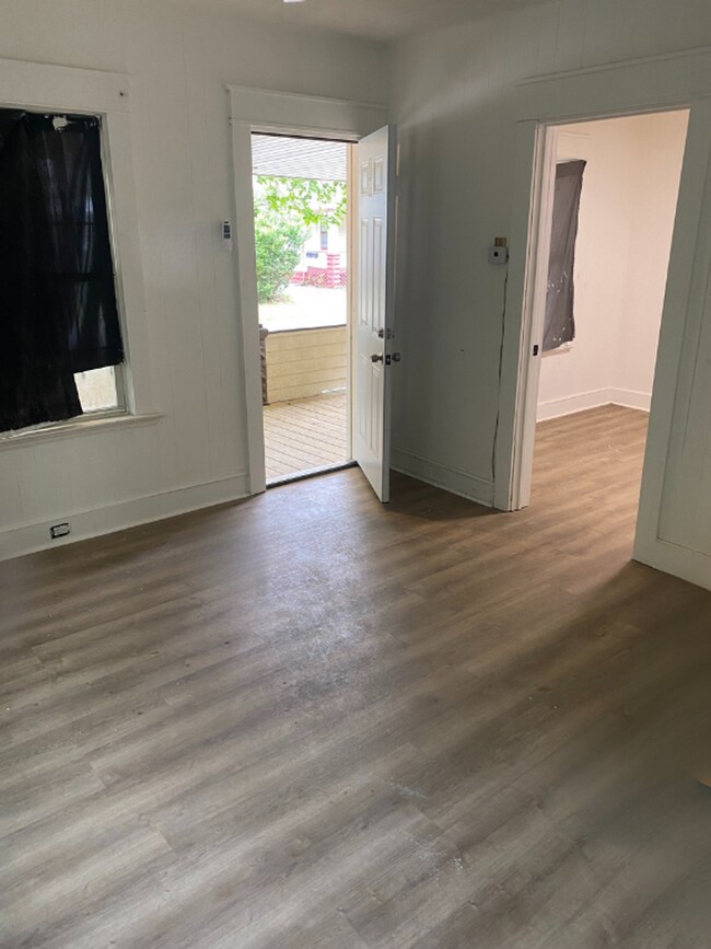 Foto del edificio - 2791 E 127th St