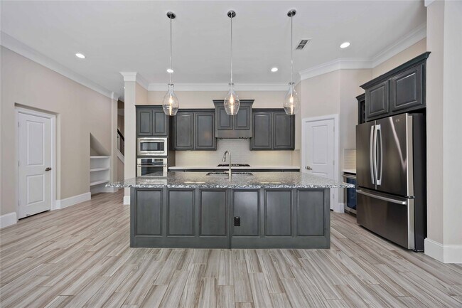 Foto del edificio - 6723 Sussex Manor St