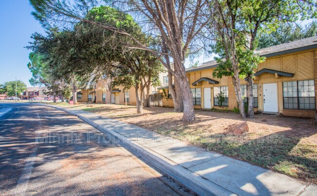Foto del edificio - 4800 Oakwood Dr
