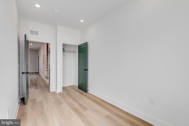 Foto del edificio - 1221 W Lehigh Ave