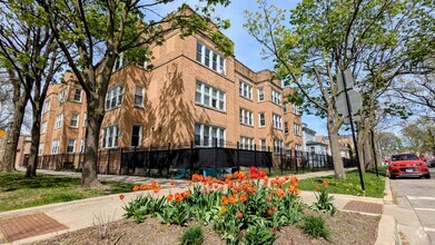 Building Photo - 3750 W Giddings St