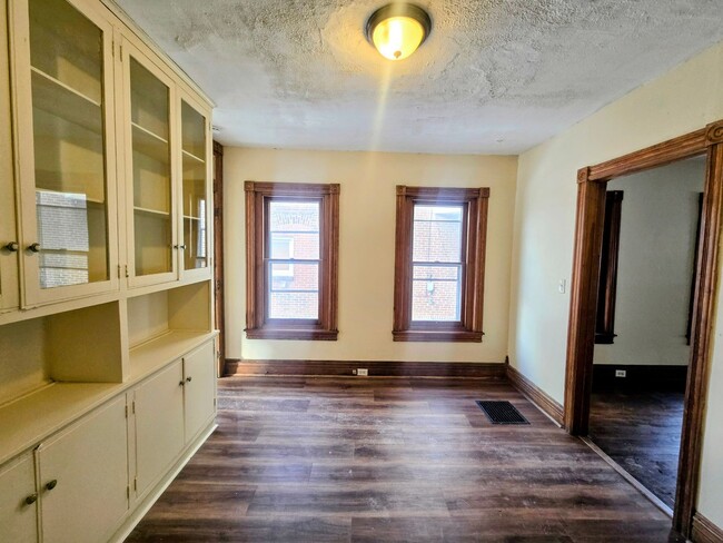 Building Photo - 916 Washington St