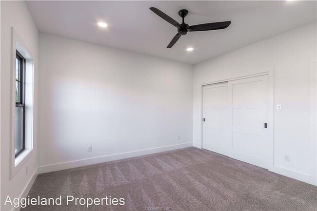 Building Photo - 2 br, 2 bath House - 806 Thomas - Garage A...